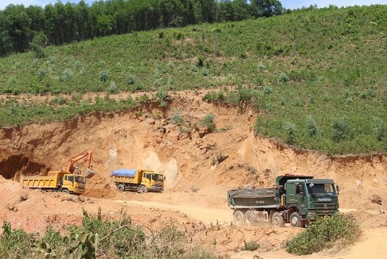 Thanh Hóa: Nhiều “anh tài” trả giá cao giành quyền khai thác 10 mỏ khoáng sản