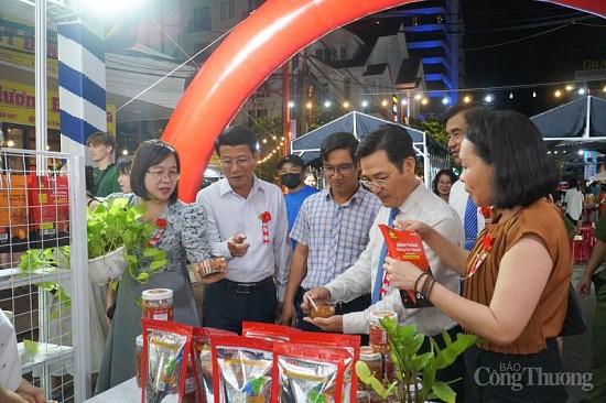 Đà Nẵng: Quảng bá sản phẩm OCOP, hàng Việt đến “khách Tây”