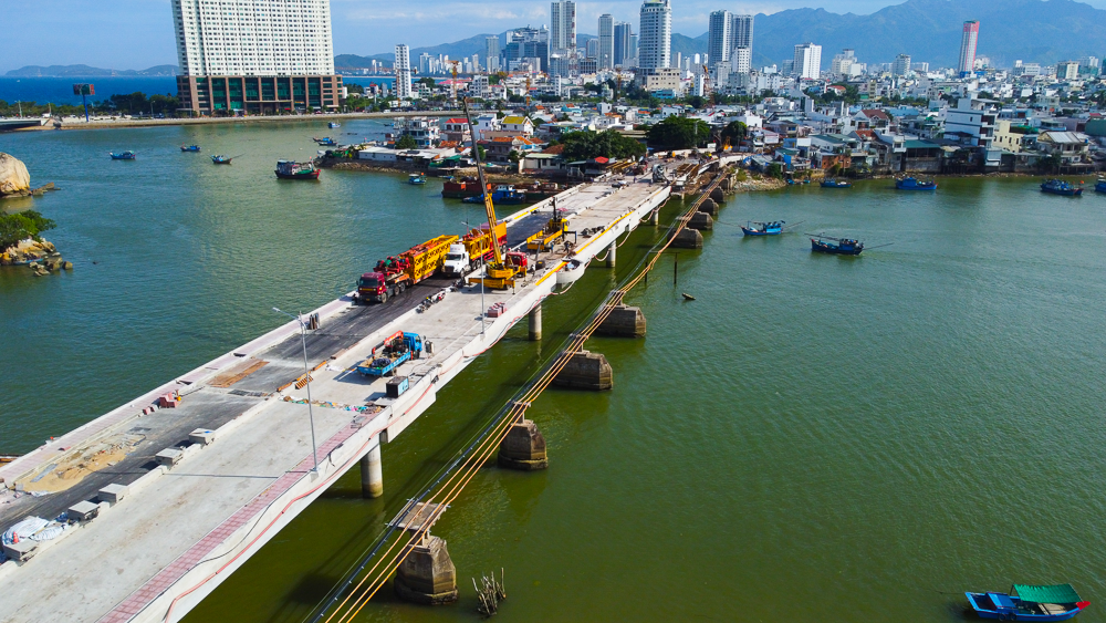 Khánh Hòa sắp thông xe cầu Xóm Bóng sau gần 2 năm triển khai