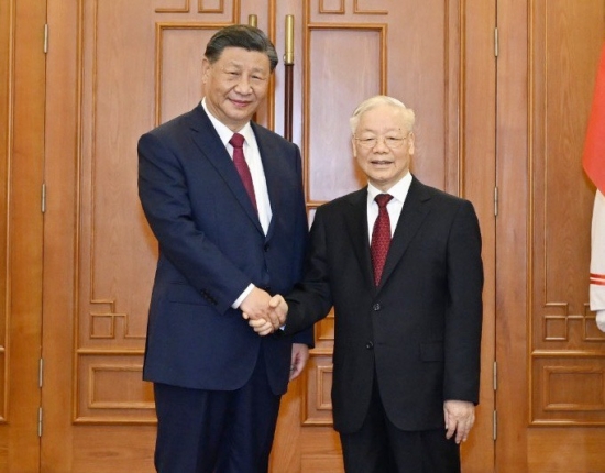Việt Nam coi phát triển quan hệ với Trung Quốc là ưu tiên hàng đầu