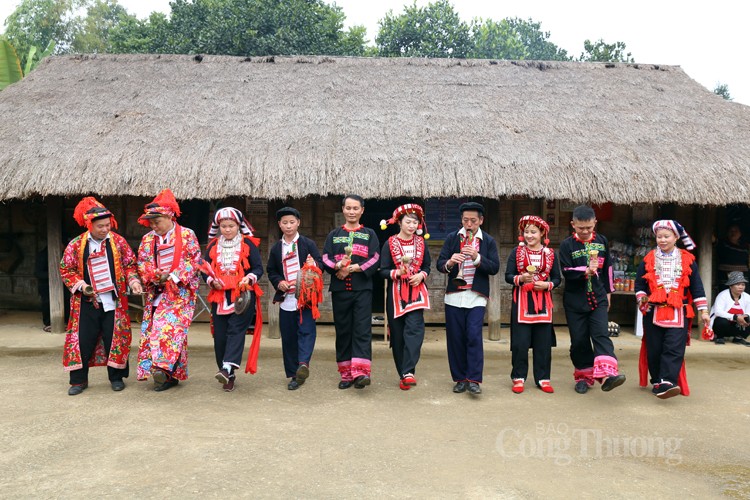 Lễ hội cầu mùa, thể hiện tâm nguyện của dân tộc Dao đỏ