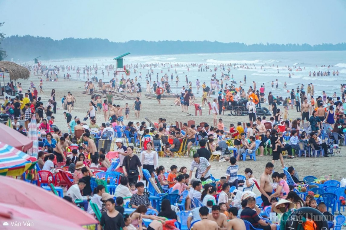 Gần 168.000 lượt khách đến Móng Cái trong 5 ngày nghỉ lễ