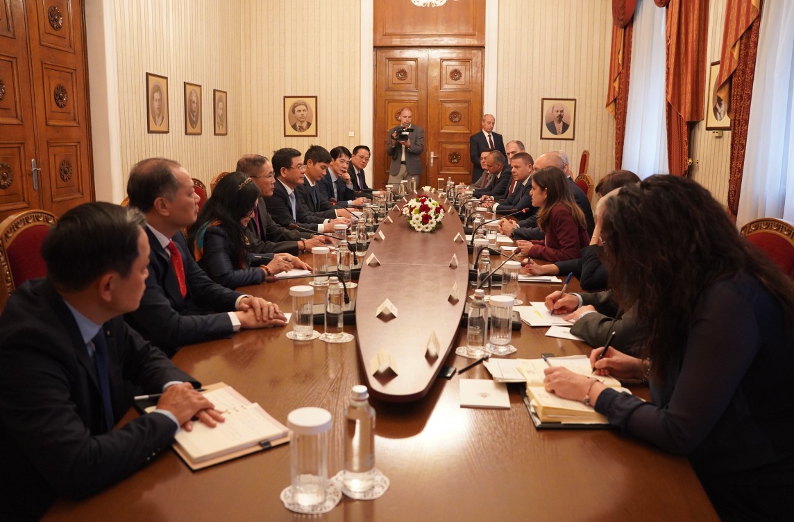 Bộ trưởng Nguyễn Hồng Diên tiếp kiến Tổng thống Bulgaria Rumen Radev