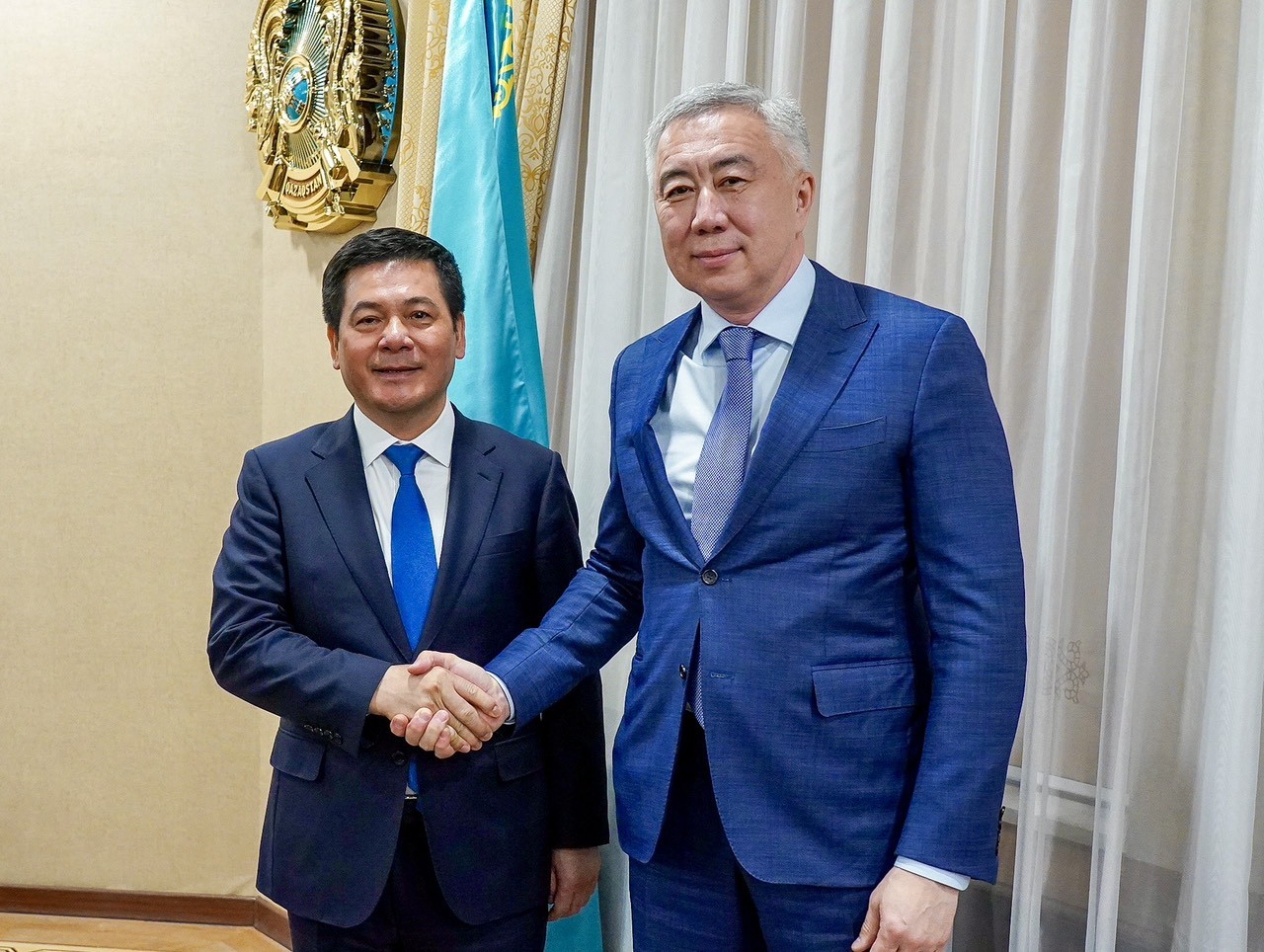 Chùm ảnh: Bộ trưởng Nguyễn Hồng Diên làm việc với Phó Thủ tướng Chính phủ Kazakhstan