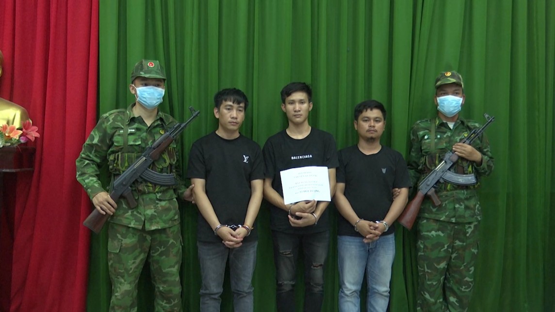 Quảng Nam: Bắt giữ 8 đối tượng vận chuyển gần 200kg ma túy từ Lào về Việt Nam