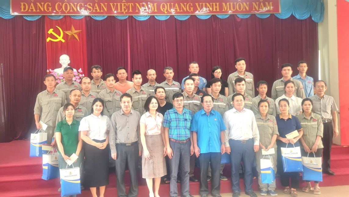 Công đoàn Công Thương Việt Nam thăm hỏi, chia sẻ với đoàn viên, người lao động