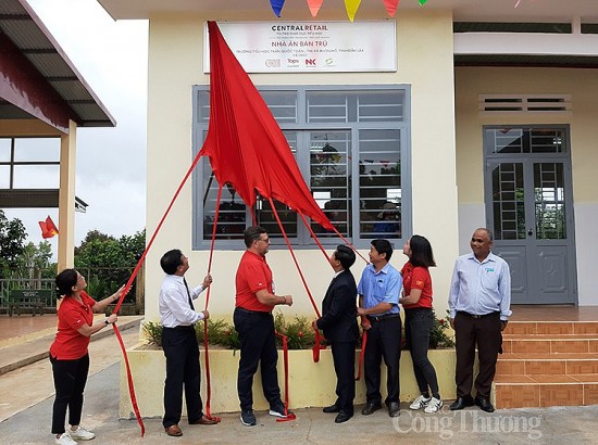 Đắk Lắk: Central Retail trao tặng nhà ăn bán trú cho Trường tiểu học Trần Quốc Toản
