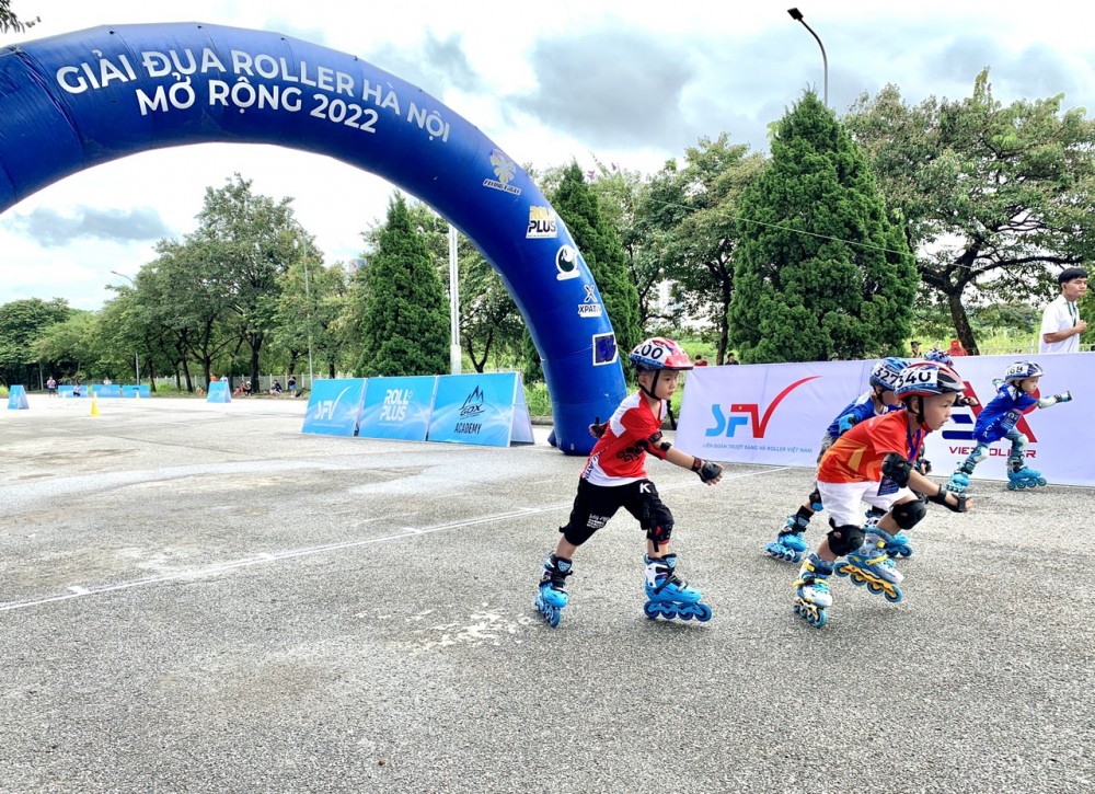 Gần 600 vận động viên tranh tài tại giải đua Roller Hà Nội mở rộng 2022