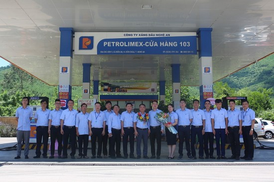 Petrolimex Nghệ An khen thưởng Cửa hàng xăng dầu 103
