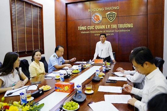 Bộ trưởng Nguyễn Hồng Diên chủ trì họp trực tuyến về bảo đảm nguồn cung xăng dầu