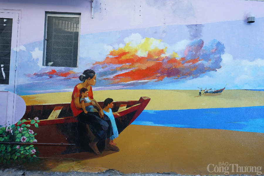 Đà Nẵng tôn vinh nghề biển qua đường tranh bích họa