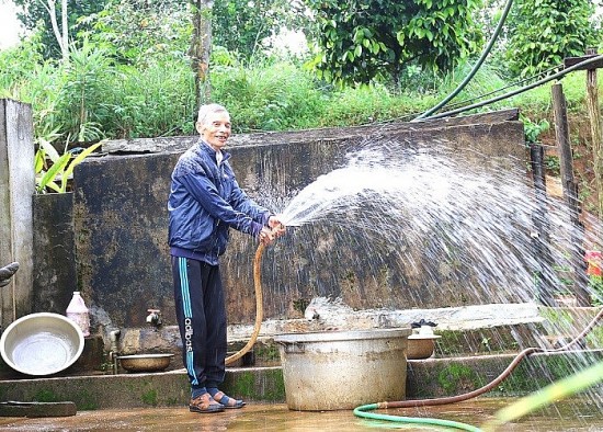 Đắk Nông: Điện lưới quốc gia về tới thôn, làng cho người dân sinh hoạt