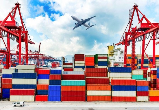 Tháng 4/2024: Xuất khẩu hàng hóa từ Việt Nam sang Singapore đạt mức tăng trưởng rất cao