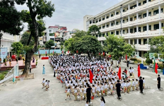 Lễ khai giảng ở trường công lập nhiều cấp học đầu tiên của Thủ đô - Tiểu học, THCS, THPT Khương Hạ có gì đặc biệt?