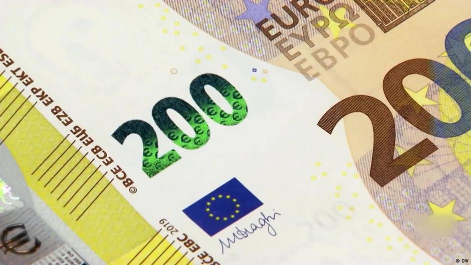 Tại sao sự trượt dốc của đồng euro là một vấn đề lớn?