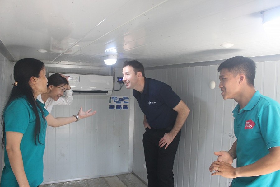 Xe tải lạnh đã giúp HTX Nông Xanh vận chuyển rau củ đến khách hàng là các cửa hàng rau sạch tại Hà Nội hàng tuần.