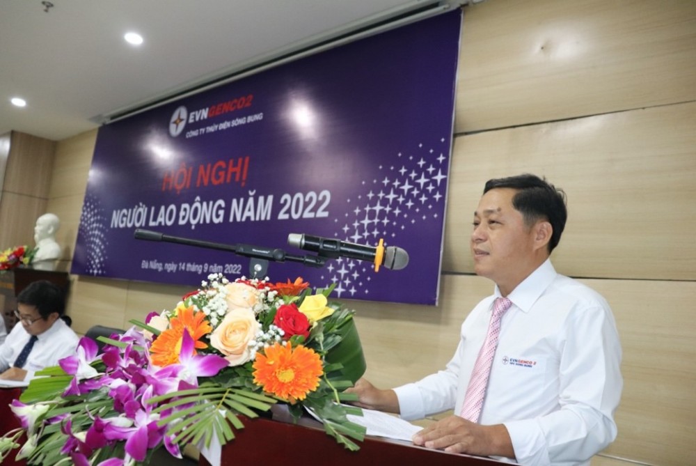 Ông Trần Hữu Truyền – Quản đốc Phân xưởng vận hành Sông Bung 2 trình bày tham luận tại Hội nghị
