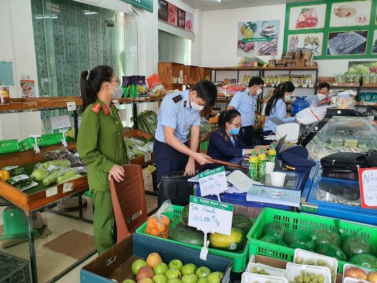 Quản lý thị trường vào cuộc vụ "rau VietGAP rởm" bán trong siêu thị