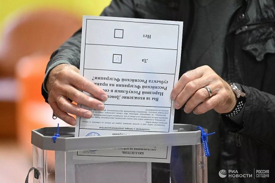 Chiến sự Nga - Ukraine sáng 25/9: Tỷ lệ cử tri đi bỏ phiếu ở 4 vùng ở Ukraine sáp nhập vào Nga tăng mạnh