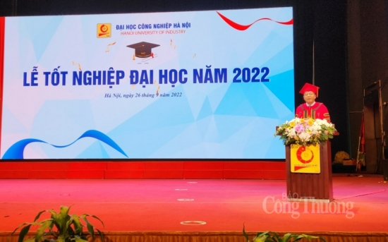 Trường Đại học Công nghiệp Hà Nội tổ chức lễ tốt nghiệp và trao bằng đại học năm 2022