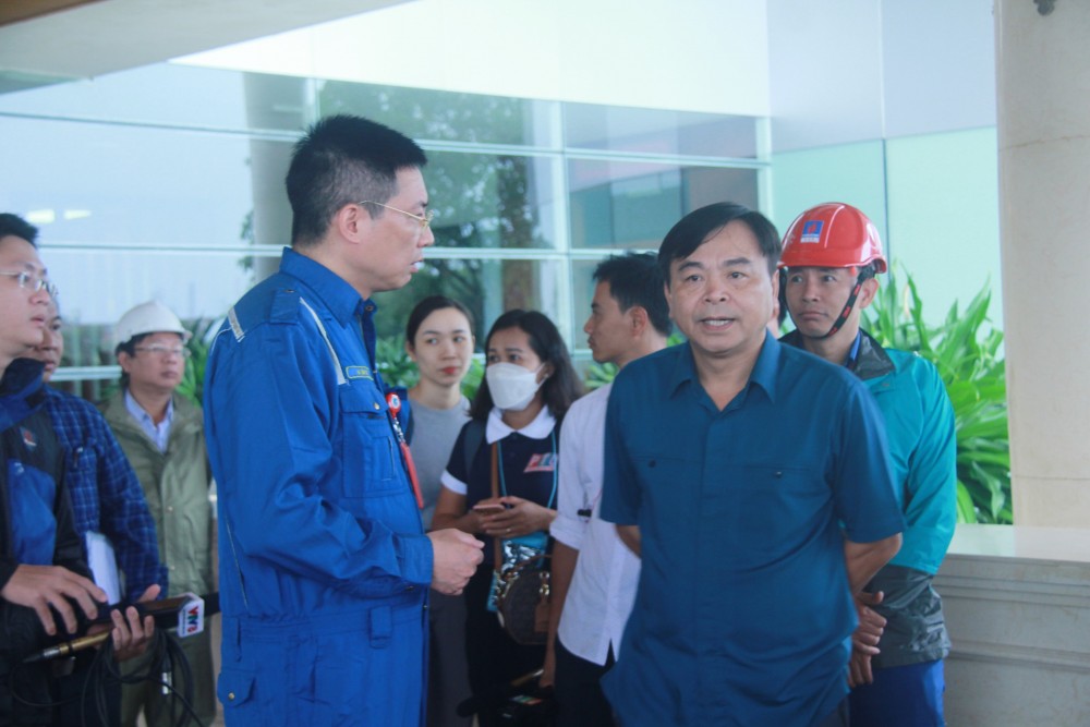Phó trưởng Ban chỉ đạo Quốc gia về phòng, chống thiên tai kiểm tra công tác ứng phó bão số 4 tại Quảng Ngãi