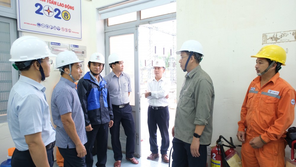 Công ty Điện lực Quảng Nam nỗ lực ứng phó phòng tránh bão số 4