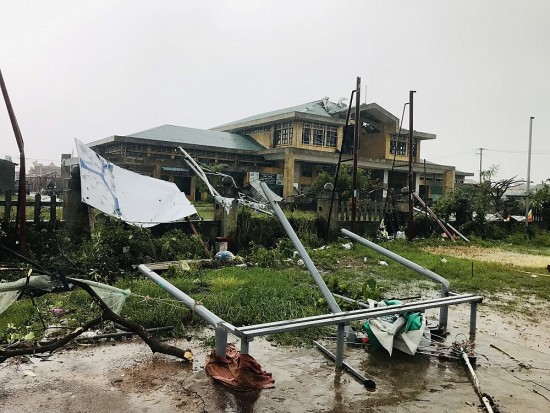 Phó Thủ tướng Lê Văn Thành chủ trì họp Ban Chỉ đạo tiền phương chống bão Noru