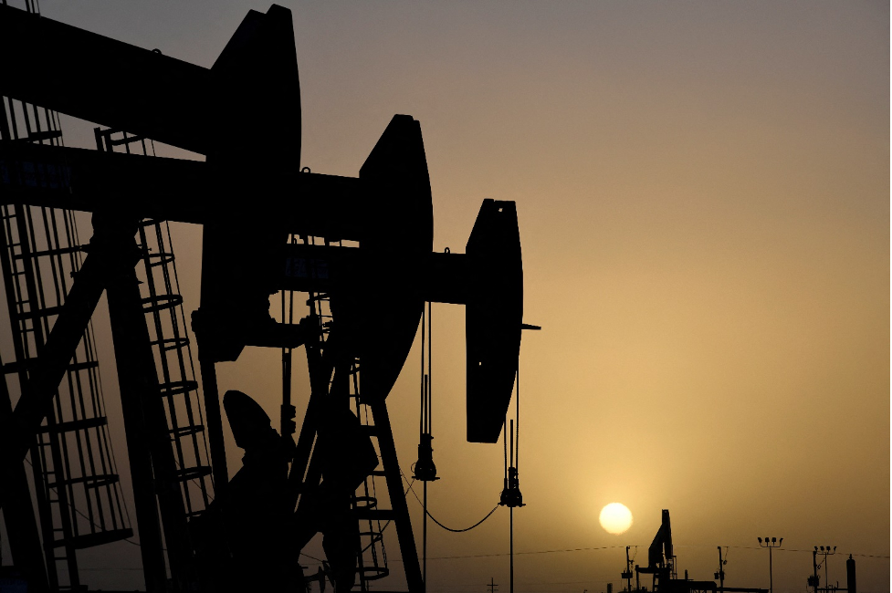 Giá xăng dầu hôm nay 30/9: Dầu thế giới tăng hơn 2 USD, trong nước liệu có giảm?