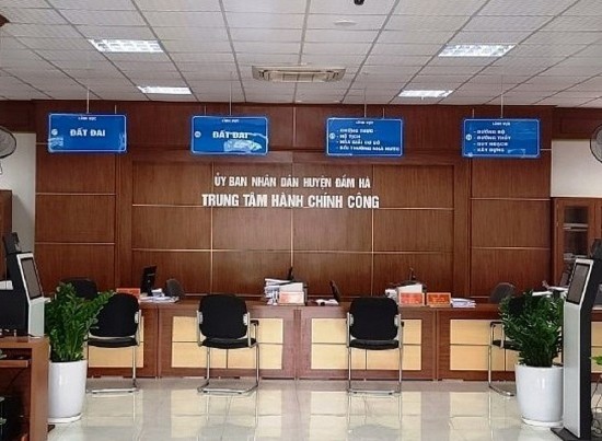 Quảng Ninh: Đình chỉ công tác một phó giám đốc trung tâm hành chính công huyện