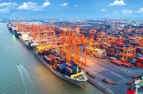 Ngành cảng và vận tải biển phải đối mặt với thách thức nào?