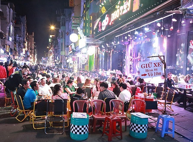TP. Hồ Chí Minh cần làm gì để tạo “cú huých” cho kinh tế đêm?