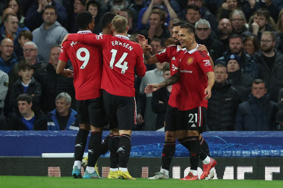 Kết quả trận Everton vs Man United: CR7 tỏa sáng giúp Quỷ đỏ lội ngược dòng 2-1