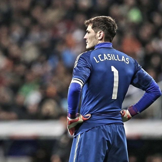Thủ môn Iker Casillas lên tiếng sau tin đồn về giới tính