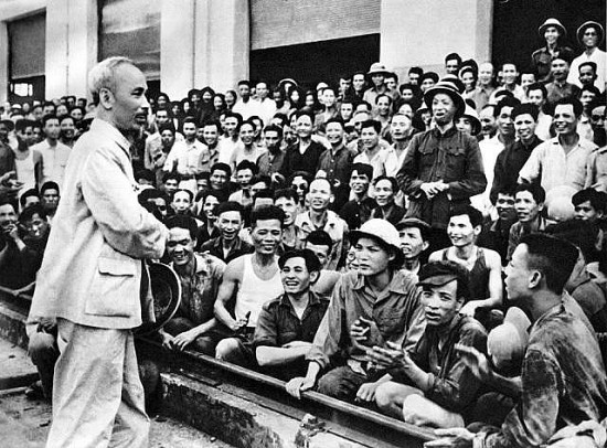 Ngày này năm xưa 11/10: Thành lập Công đoàn Công Thương Việt Nam; Bác Hồ nói chuyện với nhân dân Thủ đô