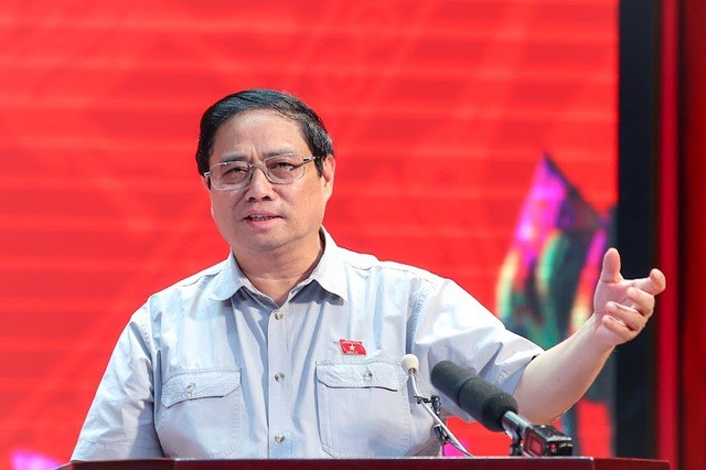 Thủ tướng Phạm Minh Chính yêu cầu các bộ phối hợp chặt chẽ, hiệu quả hơn trong điều hành xăng dầu