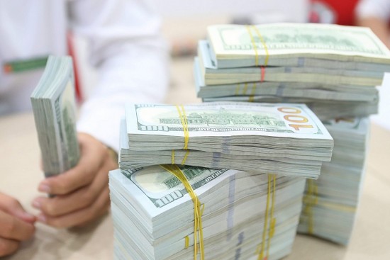 Châu Á  bán ra 50 tỷ đô la trong tháng 9 để bảo vệ đồng nội tệ