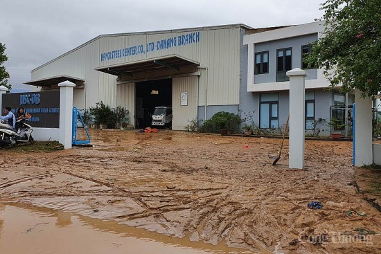 Mưa lụt, sản xuất của nhiều doanh nghiệp Đà Nẵng bị gián đoạn ra sao?