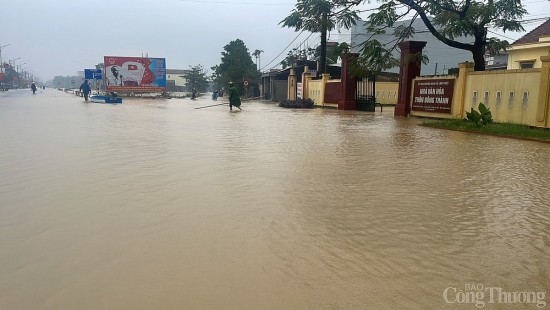 Mực nước sông dâng cao, Quảng Bình lên kế hoạch sơ tán gần 20.000 dân