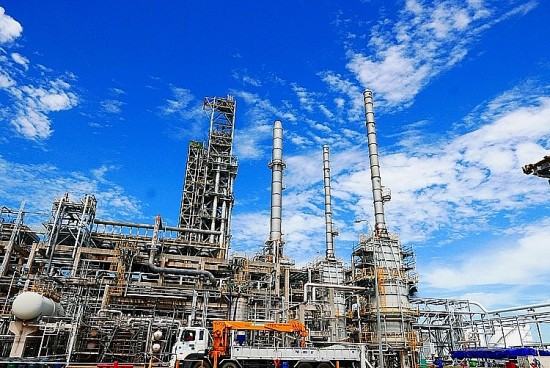 Tập đoàn Dầu khí Việt Nam (Petrovietnam) tham gia việc bình ổn thị trường xăng dầu thế nào?