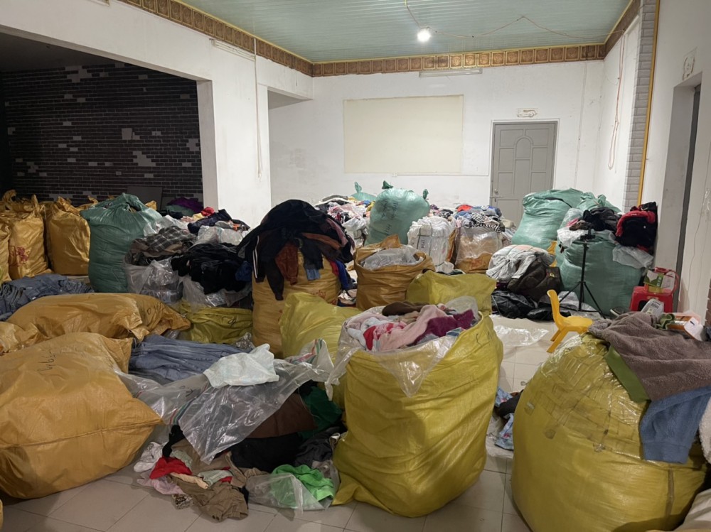 Quản lý thị trường Hải Dương thu giữ hàng chục tấn quần áo đã qua sử dụng