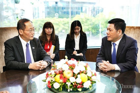 Bộ trưởng Nguyễn Hồng Diên làm việc với Bộ trưởng Bộ Công Thương Singapore Tan See Leng