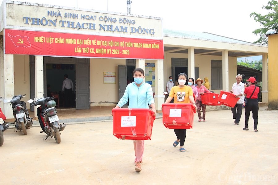 Hơn 1,3 tỷ đồng hỗ trợ khẩn cấp cho người dân thành phố Đà Nẵng bị thiệt hại do mưa lũ