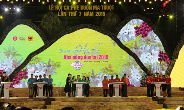 Hội thi nhà nông đua tài năm 2023, với chủ đề “Cà phê Việt Nam vững bước hội nhập”. (Trong ảnh: Chủ đề của Hội thi năm 2019 là “Canh tác cà phê thông minh”)