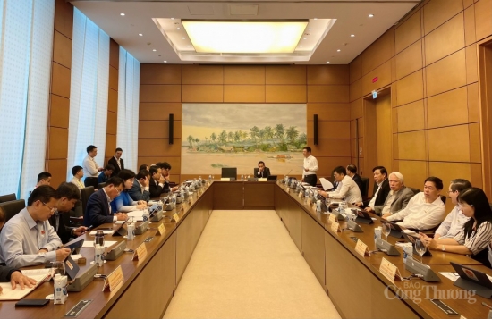 Bộ trưởng Bộ Công Thương Nguyễn Hồng Diên chia sẻ tại Quốc hội về Quy hoạch Điện VIII