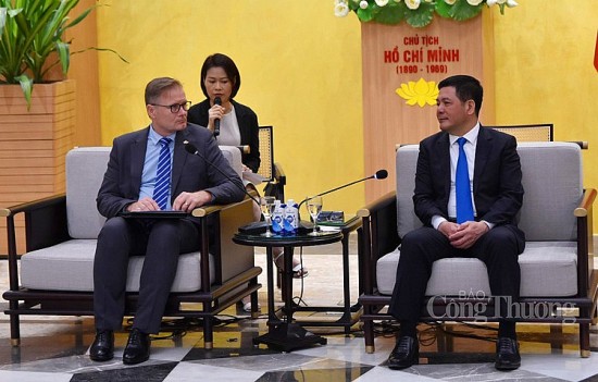 Bộ trưởng Bộ Công Thương Nguyễn Hồng Diên tiếp Đại sứ Đan Mạch tại Việt Nam