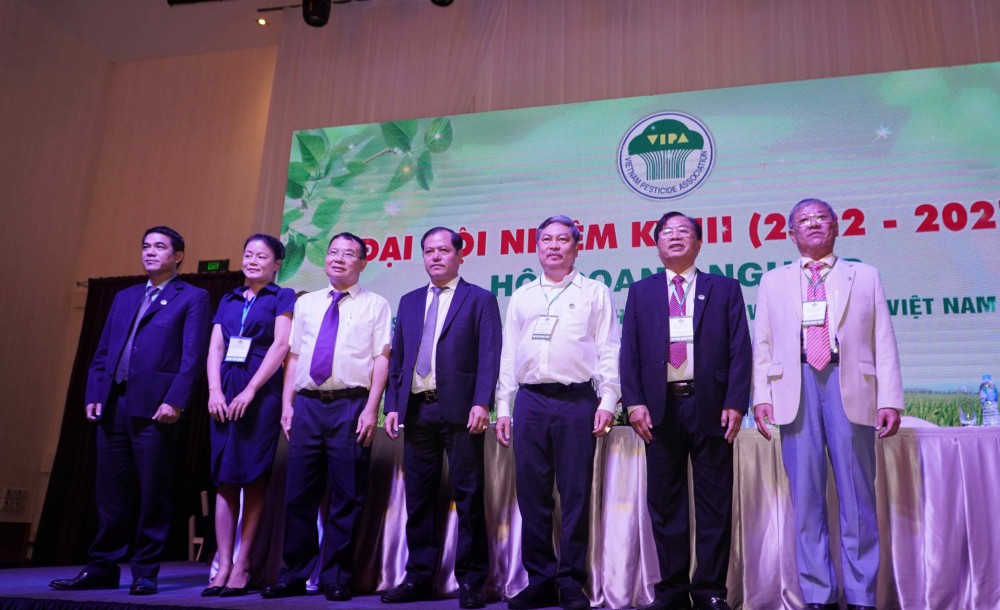 Ông Nguyễn Văn Sơn làm Chủ tịch Hội doanh nghiệp sản xuất và kinh doanh thuốc bảo vệ thực vật Việt Nam