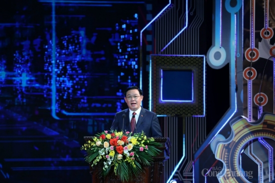 Chủ tịch Quốc hội Vương Đình Huệ: Phát triển khoa học công nghệ là sự nghiệp của toàn Đảng toàn dân