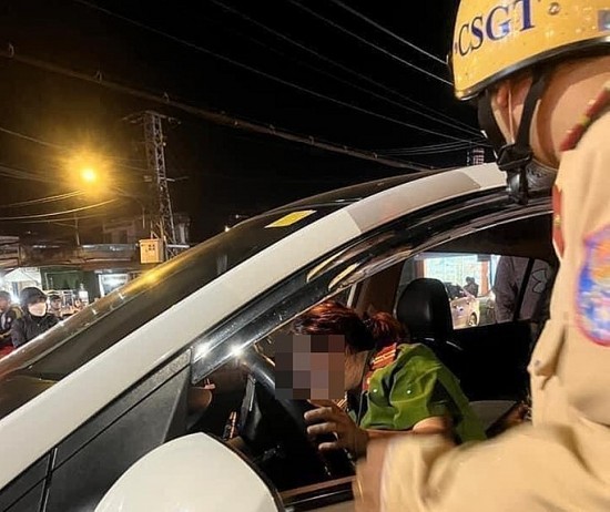 Gia Lai: Làm rõ vụ việc nữ thiếu tá công an có biểu hiện say xỉn lái xe gây tai nạn