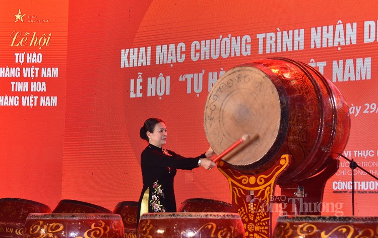 Khai mạc Lễ hội “Tự hào hàng Việt Nam – Tinh hoa hàng Việt Nam”