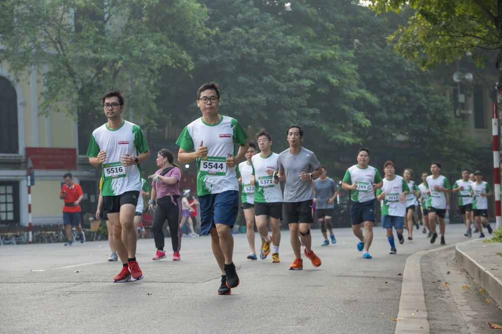Gần 800 người tham gia giải chạy “Race for Green Life - Lối sống xanh cho một tương lai bền vững”